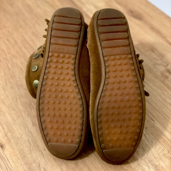 Minnetonka Booties with Fringe | Like New | Size 7 - Picture 5 of 5